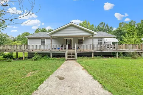 55 N Charles Geralds Rd, Celina, TN 38551
