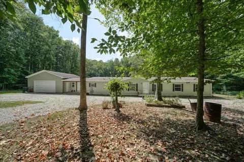 45 Butch Smith Ln, Byrdstown, TN 38549