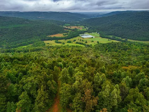 5 1 Ac Bear Knob Ln, Crawford, TN 38554