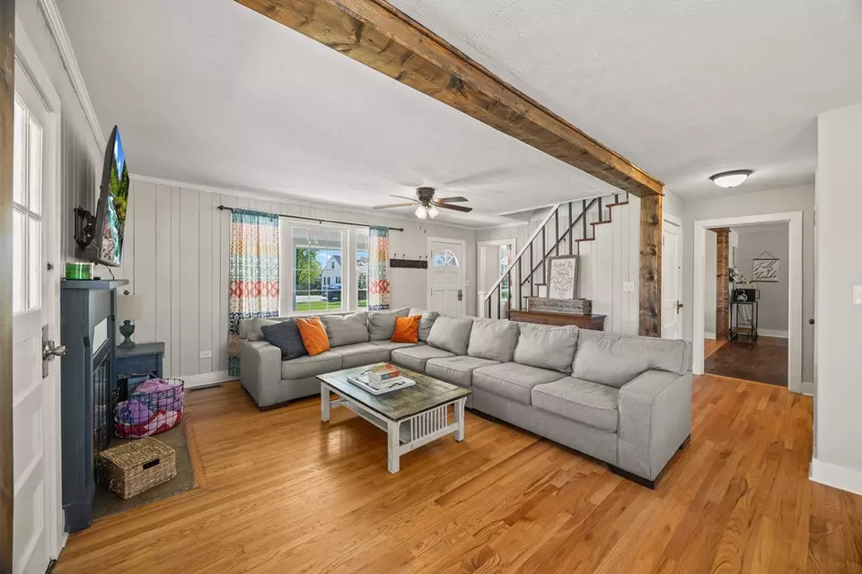 Living - 442 Bradley Dr, Cookeville, TN 38501 photo 1 of 4
