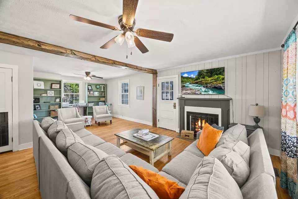 Living - 442 Bradley Dr, Cookeville, TN 38501 photo 4 of 4