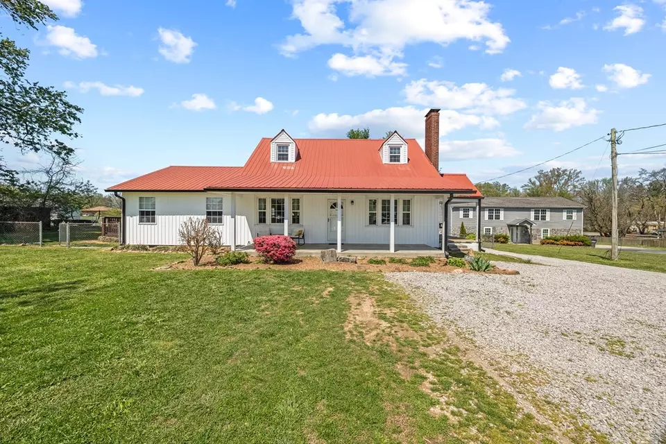 Exterior - 442 Bradley Dr, Cookeville, TN 38501 photo 2 of 9