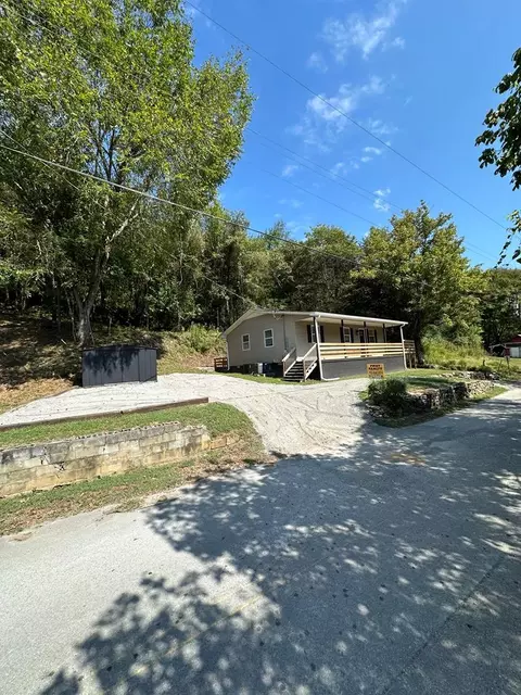 322 Gipson Ave, Gainesboro, TN 38562