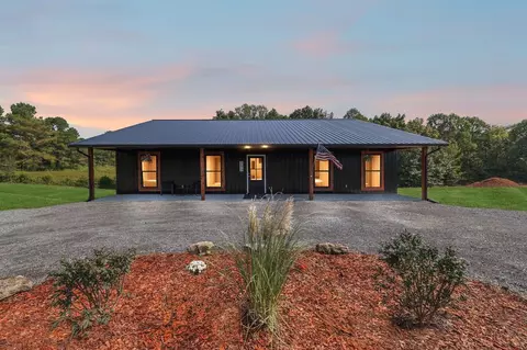 233 Ralph Spivey Ln, Gainesboro, TN 38562