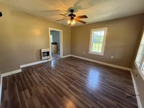 Living - 78 Nora Loop, Alpha, KY 42603 photo 2 of 2