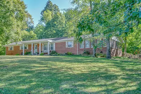 1081 Cynthia St, Cookeville, TN 38506