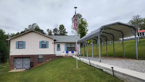 1825 Freehill Rd, Celina, TN 38551