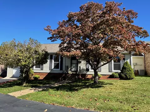 34 Hampton Sq, Crossville, TN 38555