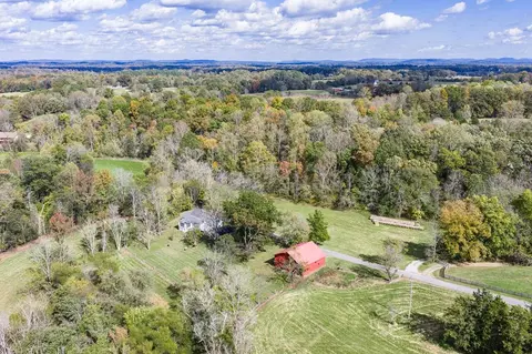 7630 Walking Horse Ln, Cookeville, TN 38501