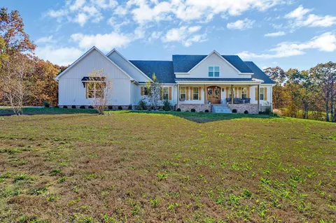 422 Peach Ln, Jamestown, TN 38556
