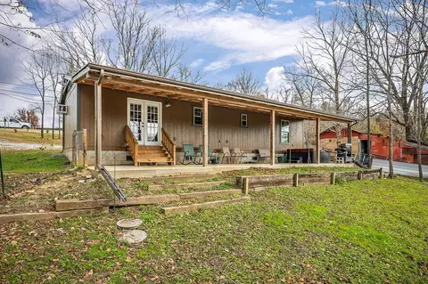 301 W Everett St, Sparta, TN 38583