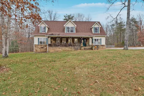 1035 Gray Eagle Dr, Crossville, TN 38572