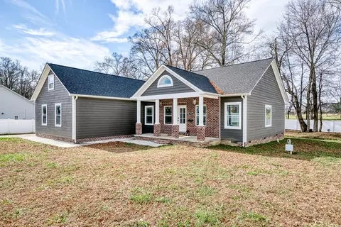 242 Grace Dr, Sparta, TN 38583