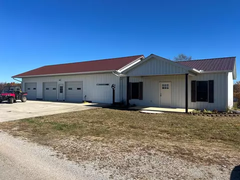 228 Thompson Cir, Byrdstown, TN 38549