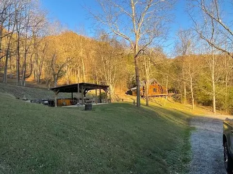 360 Spurlock Hollow Ln, Gainesboro, TN 38562