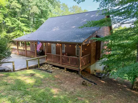 165 Kangaroo Rdg, Byrdstown, TN 38549