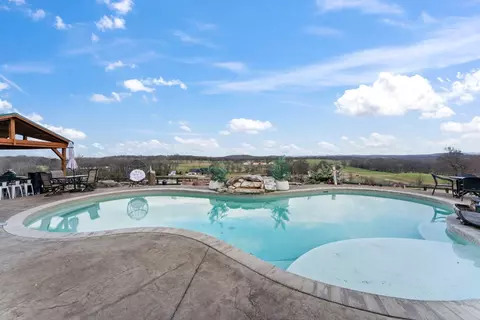 Exterior - 180 Allisona Rd, Eagleville, TN 37060 photo 6 of 15