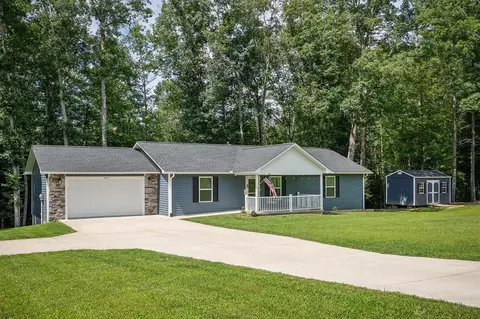 469 Ferry Bend Trl, Crossville, TN 38571