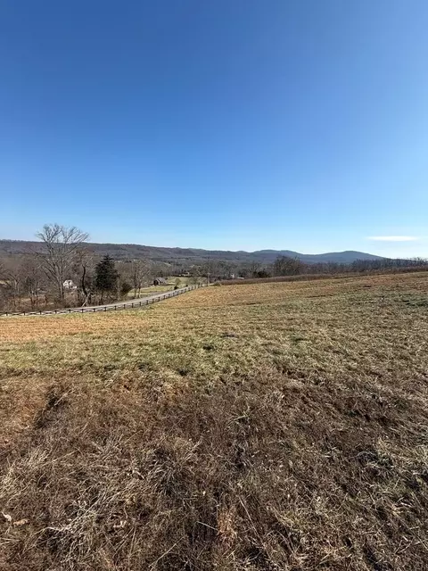 906 Oak Hill Rd, Rickman, TN 38580