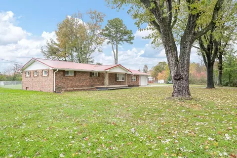 74 Farmer Rd, Crossville, TN 38571