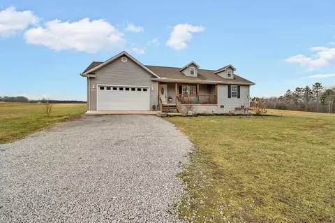414 St Anthony Dr, Jamestown, TN 38556