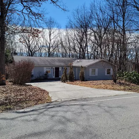 318 Lakeview Dr, Crossville, TN 38558