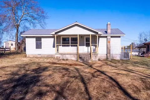 408 E Williams Ave, Monterey, TN 38574