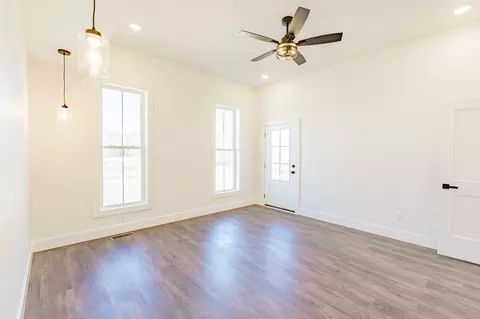 Bedroom - 1248 Lowery Rd, Walling, TN 38587 photo 2 of 4