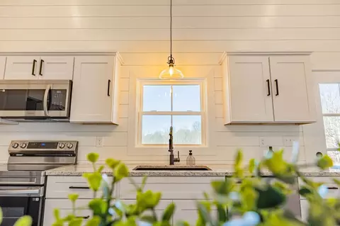 Kitchen - 1248 Lowery Rd, Walling, TN 38587 photo 4 of 4