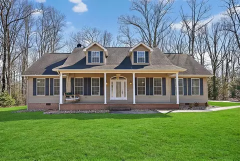 1945 W Creston Rd, Crossville, TN 38571