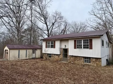 97 Roberts Dr, Crossville, TN 38571