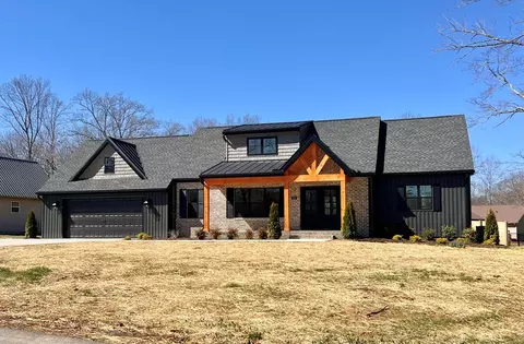 224 Windsor Dr, Cookeville, TN 38506