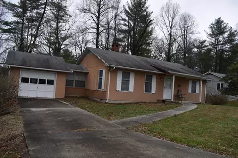 175 Heritage Cir, Crossville, TN 38571