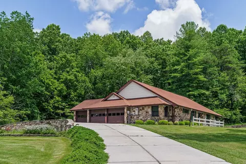 10 Meadows Rd, Sparta, TN 38583