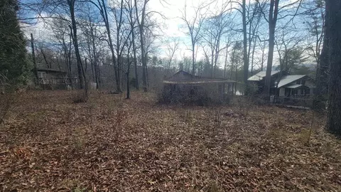 231 Crockett Lake Dr, Crossville, TN 38572