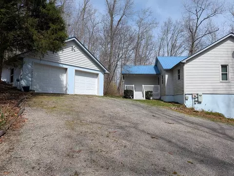 446 E Cove Rd, Monterey, TN 38574