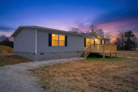 129 Earl Phillips Ln, Hilham, TN 38568