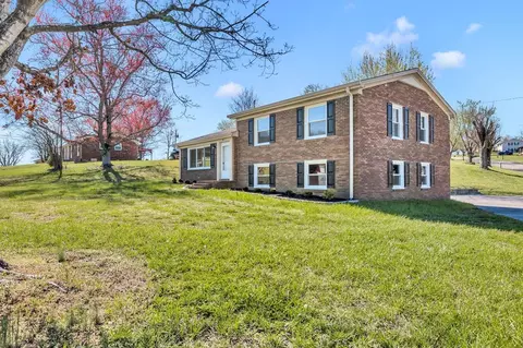 26 E Main St, Gordonsville, TN 38563