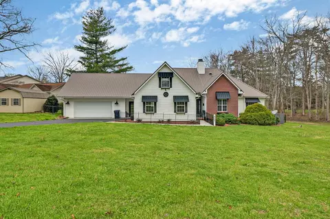9521 Cherokee Trl, Crossville, TN 38572