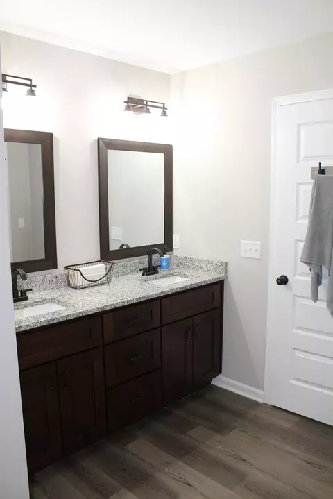 Bath - 104 Reece Rd, Baxter, TN 38544 photo 1 of 3