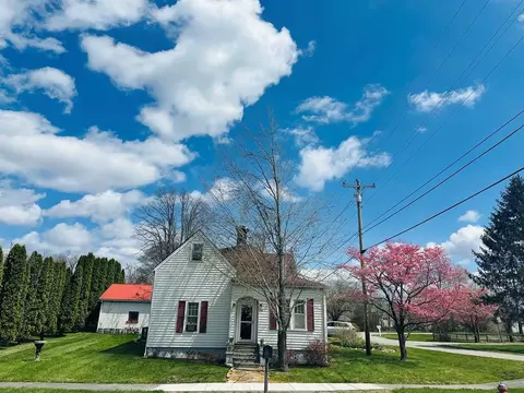 202 W Crawford Ave, Monterey, TN 38574