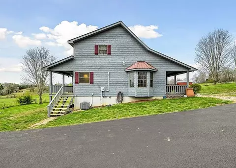 1393 Jones Chapel Rd, Byrdstown, TN 38549