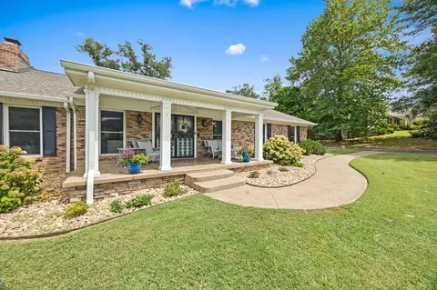 1050 Oaklawn Dr, Cookeville, TN 38501