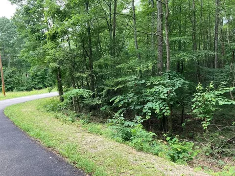 5546 Emerald Rd, Cookeville, TN 38501