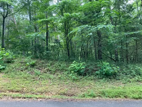 5585 Emerald Rd, Cookeville, TN 38501