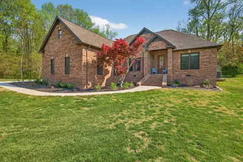 457 S Plantation Dr, Cookeville, TN 38506