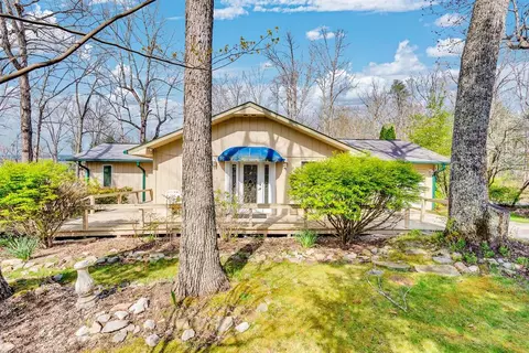 305 St George Dr, Crossville, TN 38558