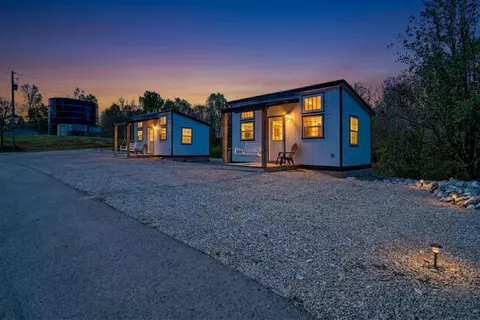 5086 Eagles Cv, Byrdstown, TN 38549