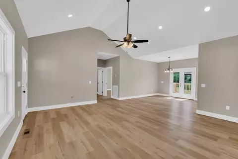 Living - 8352 Southfork, Baxter, TN 38544 photo 2 of 4