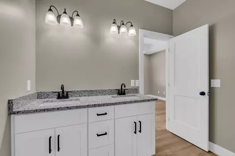 Bath - 8352 Southfork, Baxter, TN 38544 photo 1 of 3